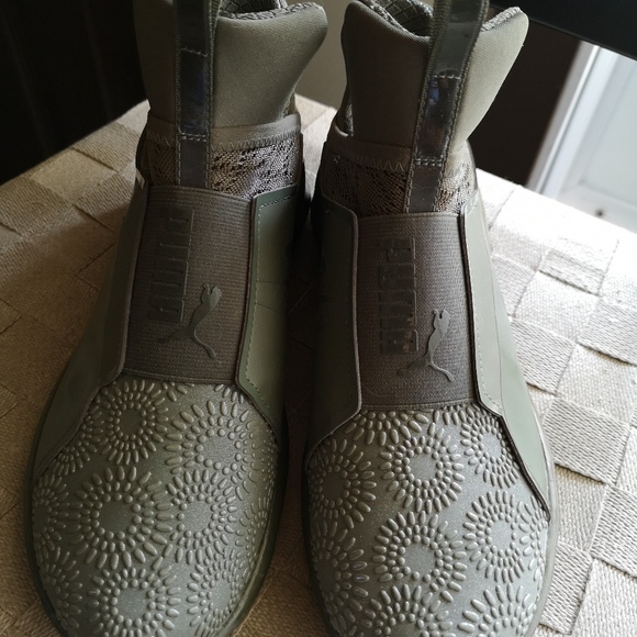 Shoes - Picture 3 of 3